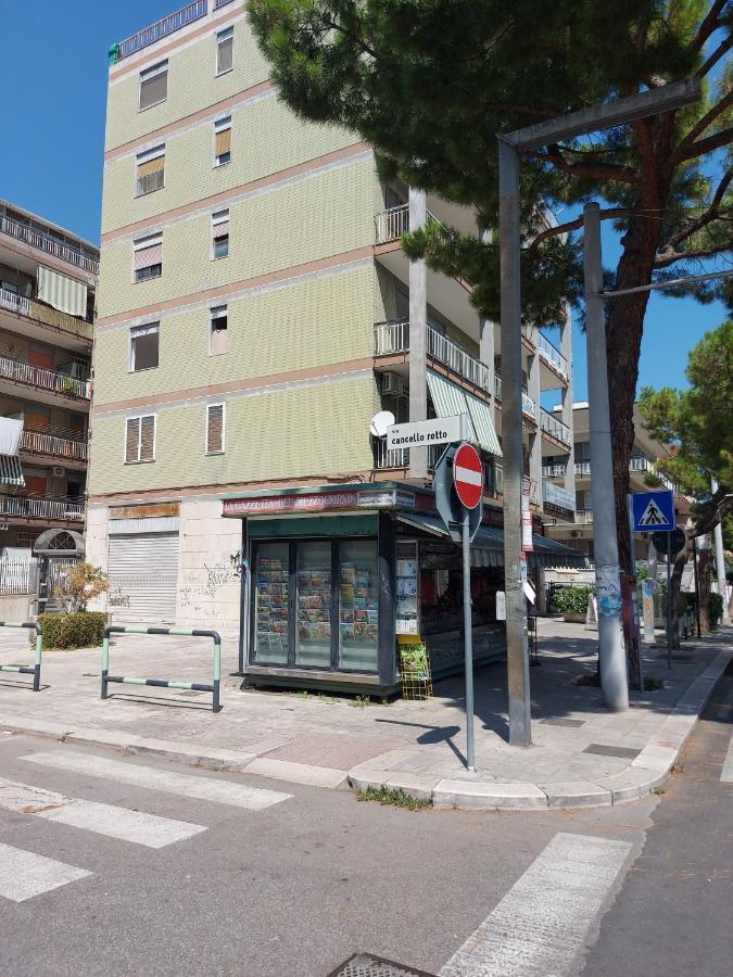 La Casa Al Cancello Rotto Bari Bagian luar foto